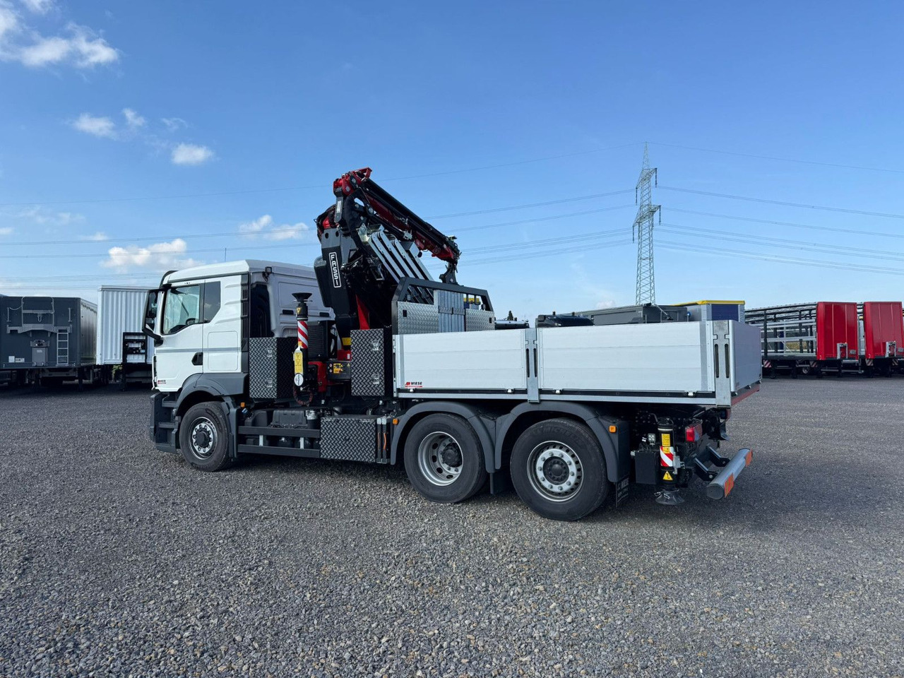 MAN 26.470 6x4-4 Hydrodrive Fassi Kran F545 Jib - Truk flatbed, Truk derek: gambar 2 MAN 26.470 6x4-4 Hydrodrive Fassi Kran F545 Jib - Truk flatbed, Truk derek: gambar 2
