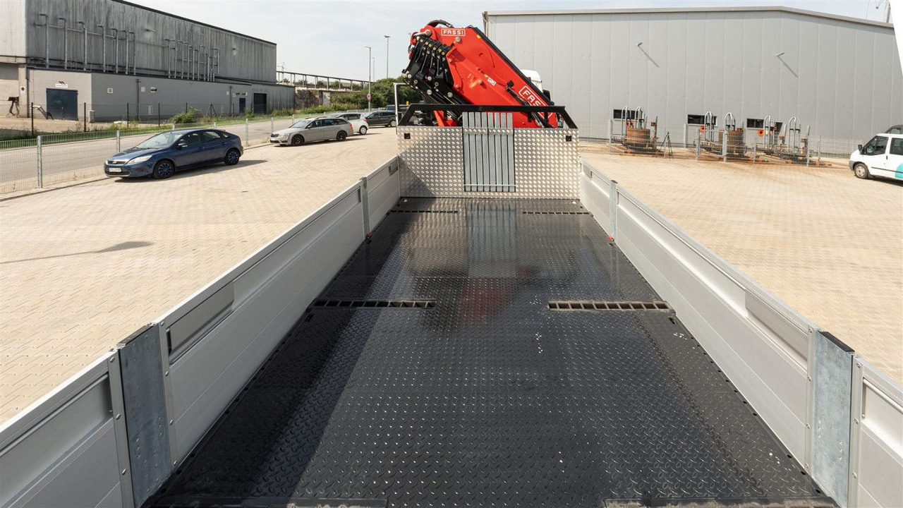 MAN 35.470 8x2 Kran F710 RA2.26 - Truk derek: gambar 5 MAN 35.470 8x2 Kran F710 RA2.26 - Truk derek: gambar 5