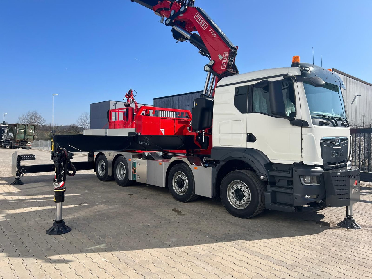 MAN 8x4 mit F1150RA.2.28 L616 Winde, 2.per. Korb - Truk flatbed, Truk derek: gambar 1 MAN 8x4 mit F1150RA.2.28 L616 Winde, 2.per. Korb - Truk flatbed, Truk derek: gambar 1
