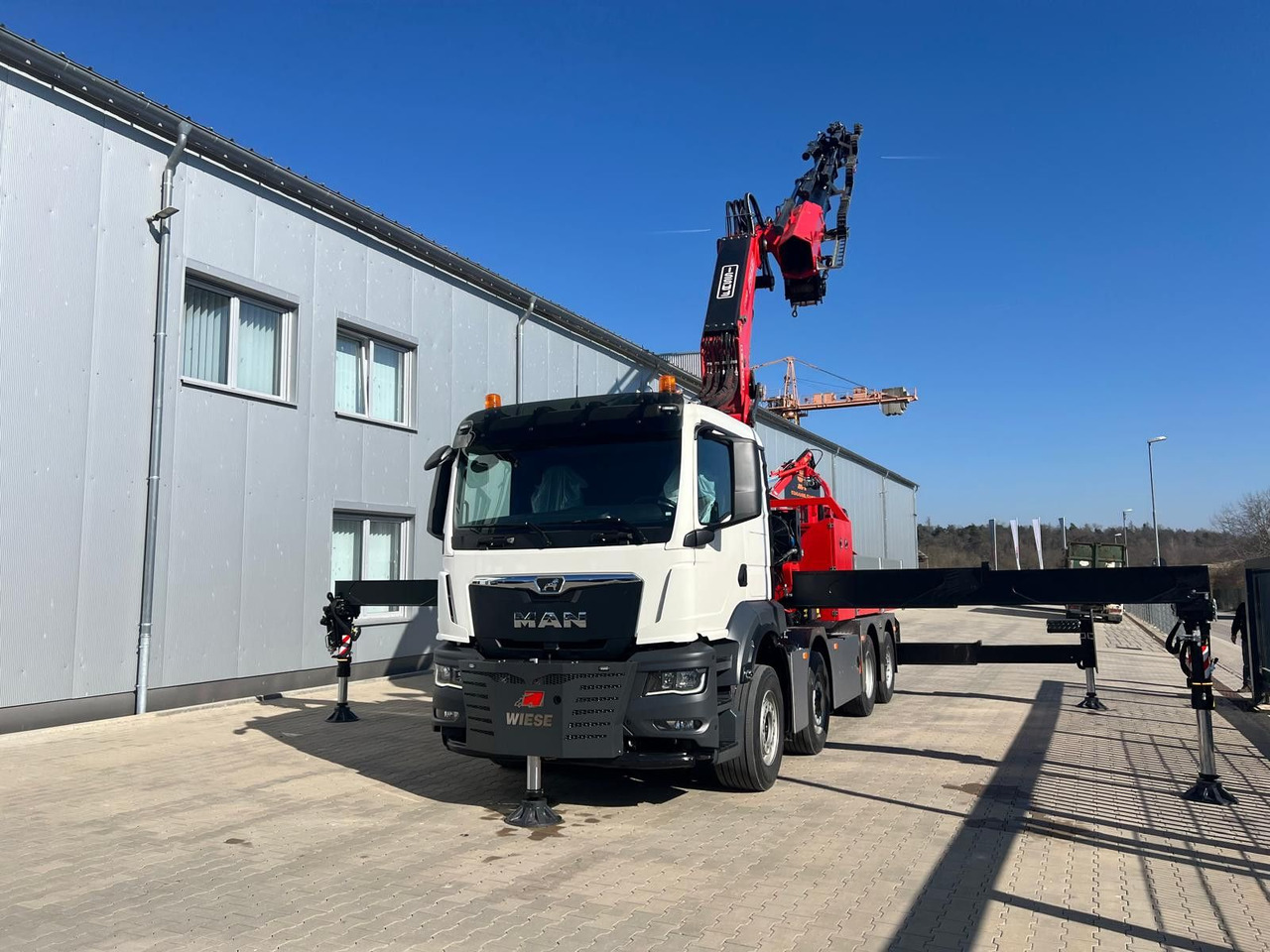 MAN 8x4 mit F1150RA.2.28 L616 Winde, 2.per. Korb - Truk flatbed, Truk derek: gambar 4 MAN 8x4 mit F1150RA.2.28 L616 Winde, 2.per. Korb - Truk flatbed, Truk derek: gambar 4