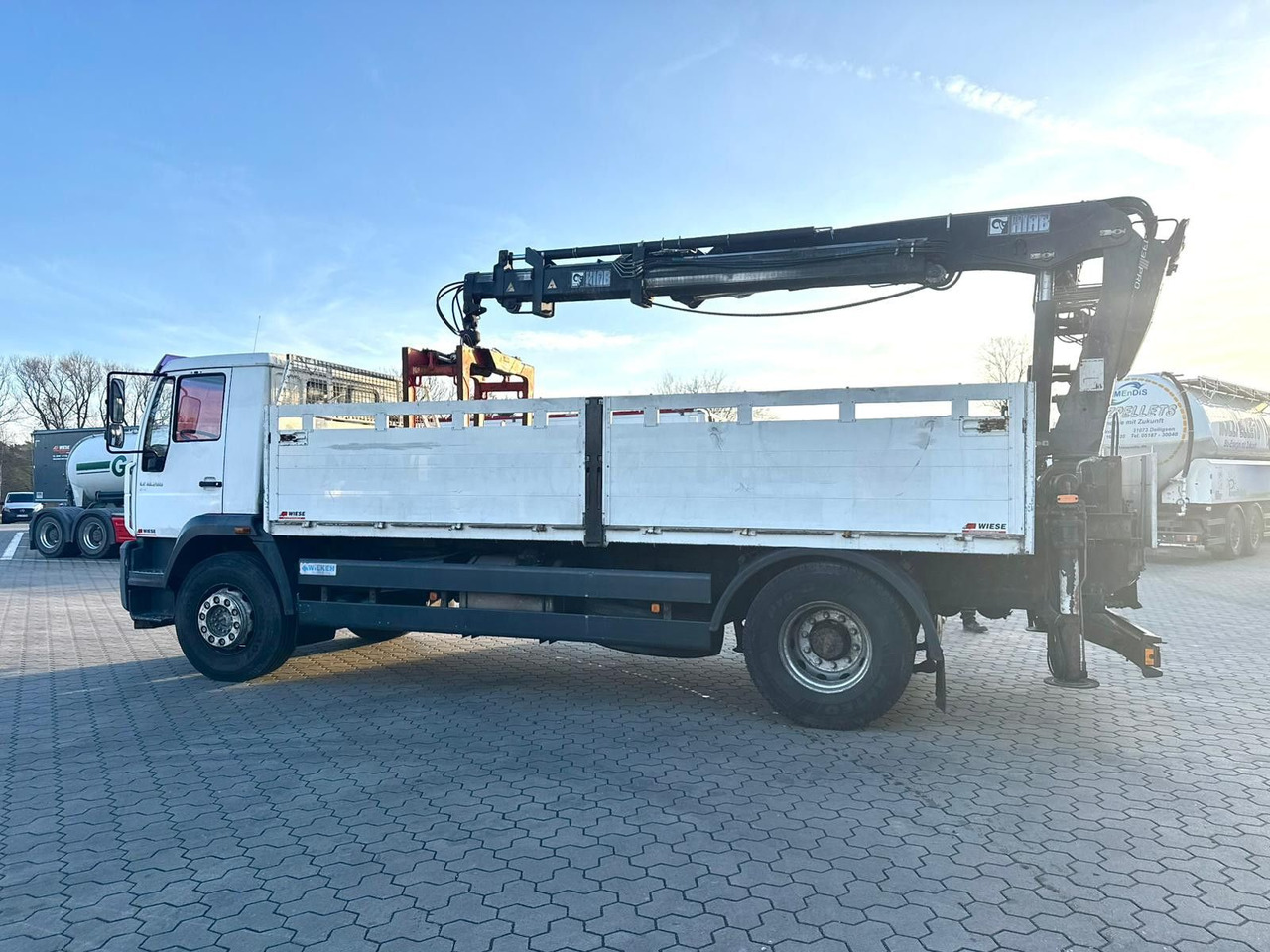 MAN LE 18.280 Pritsche mit HIAB 133 K PRO/HIPRO Kran - Truk derek: gambar 5 MAN LE 18.280 Pritsche mit HIAB 133 K PRO/HIPRO Kran - Truk derek: gambar 5