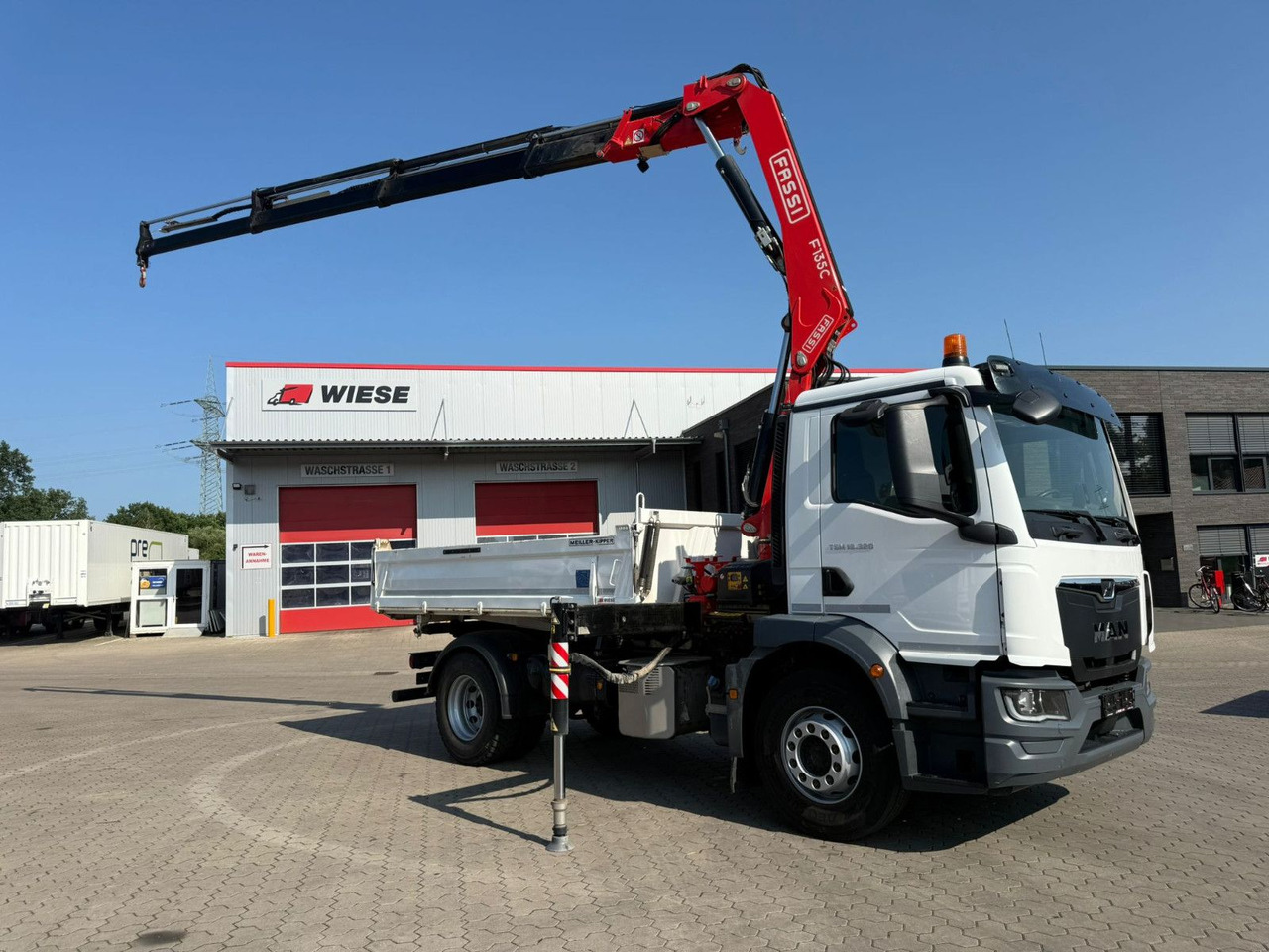 MAN TGM 18.320 4x2 BB mit Kran Fassi F135 Kipper - Truk jungkit, Truk derek: gambar 1 MAN TGM 18.320 4x2 BB mit Kran Fassi F135 Kipper - Truk jungkit, Truk derek: gambar 1