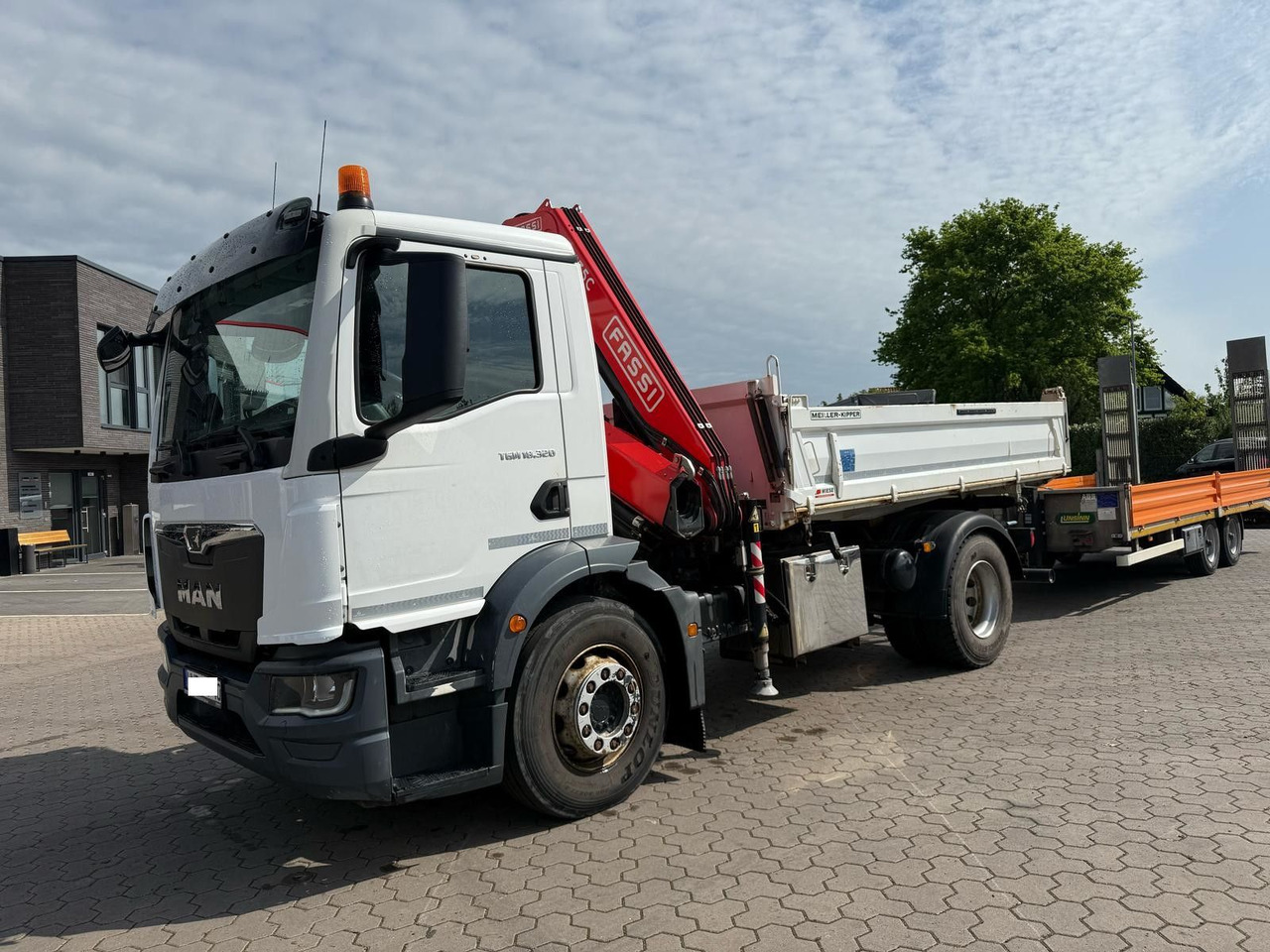 MAN TGM 18.320 4x2 BB mit Kran Fassi F135 Kipper - Truk jungkit, Truk derek: gambar 2 MAN TGM 18.320 4x2 BB mit Kran Fassi F135 Kipper - Truk jungkit, Truk derek: gambar 2