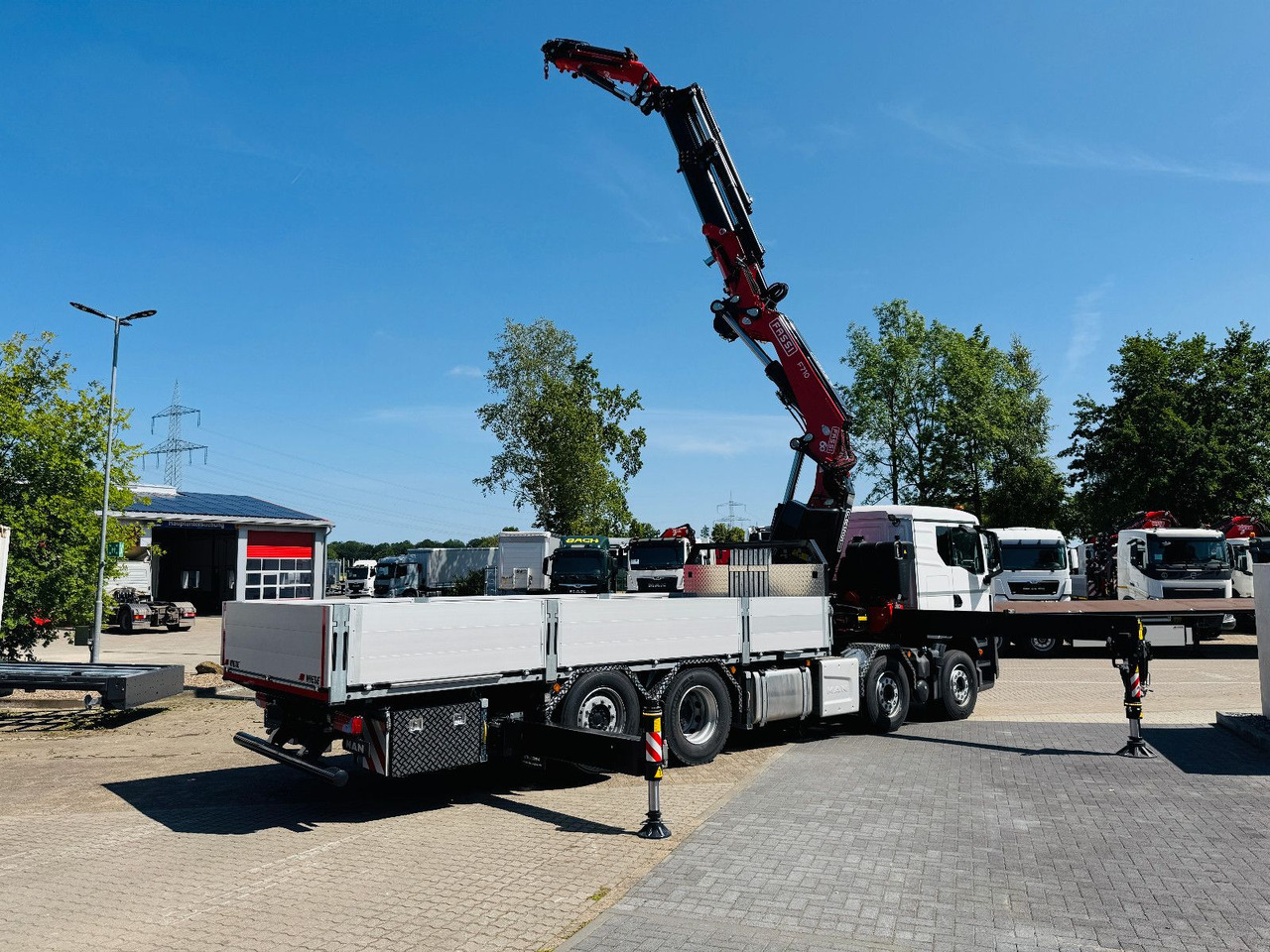 MAN TGS 32.510 mit F710 Frontkran sofort - Truk flatbed, Truk derek: gambar 3 MAN TGS 32.510 mit F710 Frontkran sofort - Truk flatbed, Truk derek: gambar 3