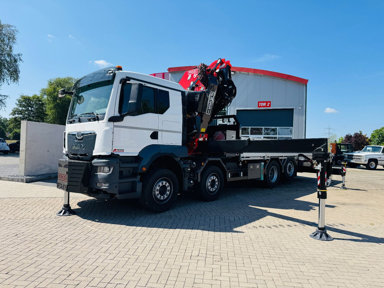 MAN TGS 32.510 mit F710 Frontkran sofort - Truk flatbed, Truk derek: gambar 2 MAN TGS 32.510 mit F710 Frontkran sofort - Truk flatbed, Truk derek: gambar 2