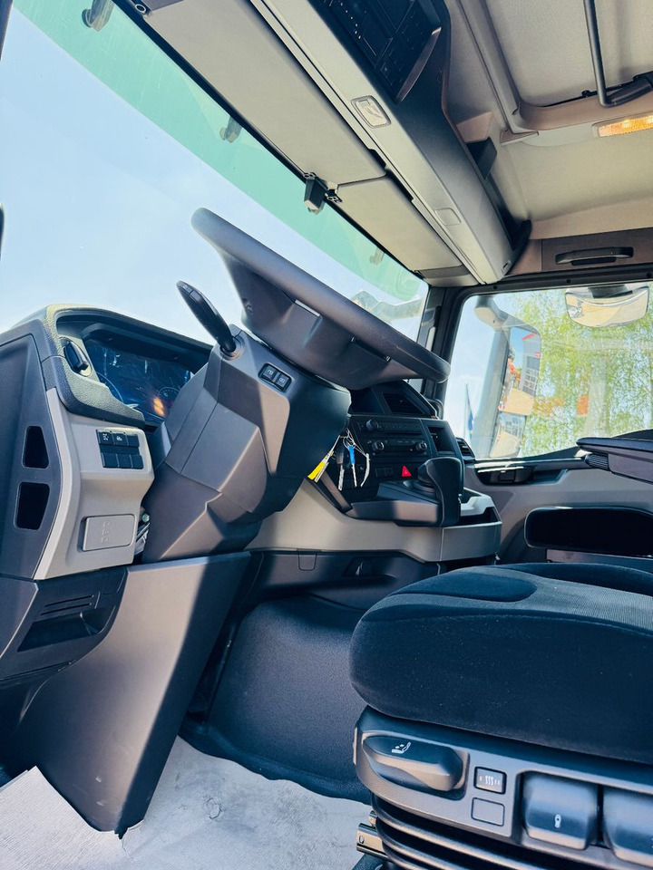 MAN TGS 32.510 mit F710 Frontkran sofort - Truk flatbed, Truk derek: gambar 4 MAN TGS 32.510 mit F710 Frontkran sofort - Truk flatbed, Truk derek: gambar 4