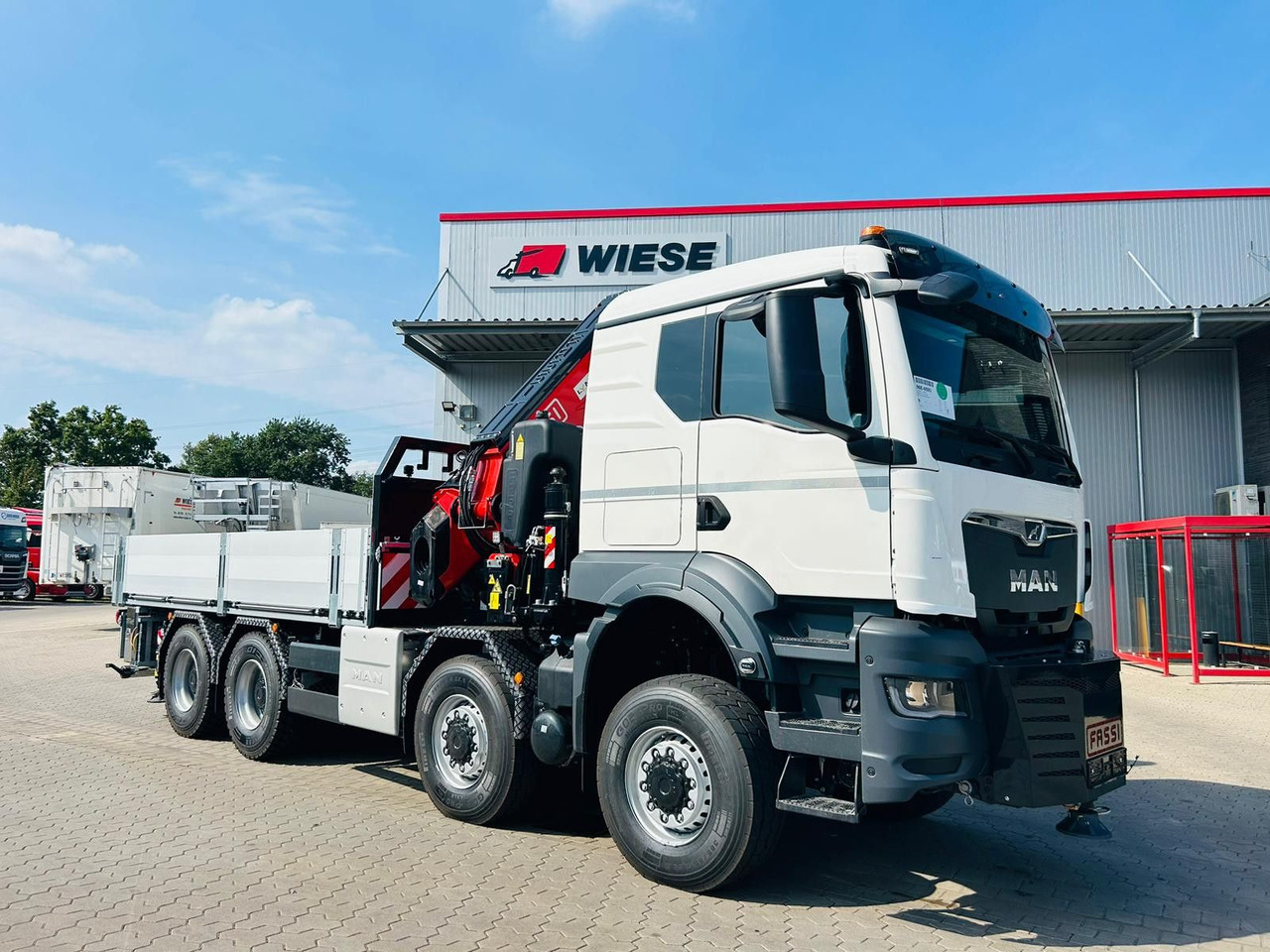 MAN TGS 41.520 8x8 mit Fassi Ladekran F710RA.2.26 - Truk flatbed: gambar 4 MAN TGS 41.520 8x8 mit Fassi Ladekran F710RA.2.26 - Truk flatbed: gambar 4