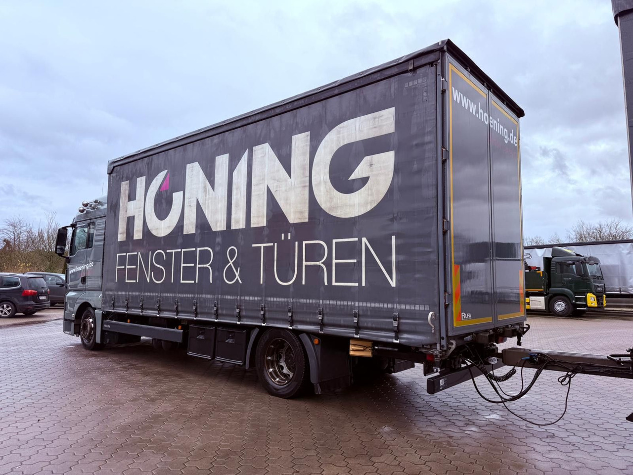 MAN TGX 18.440 LL Volumen LKW mit Staplerhalterung MAN TGX 18.440 LL Volumen LKW mit Staplerhalterung - Truk dengan terpal samping: gambar 3 MAN TGX 18.440 LL Volumen LKW mit Staplerhalterung MAN TGX 18.440 LL Volumen LKW mit Staplerhalterung - Truk dengan terpal samping: gambar 3