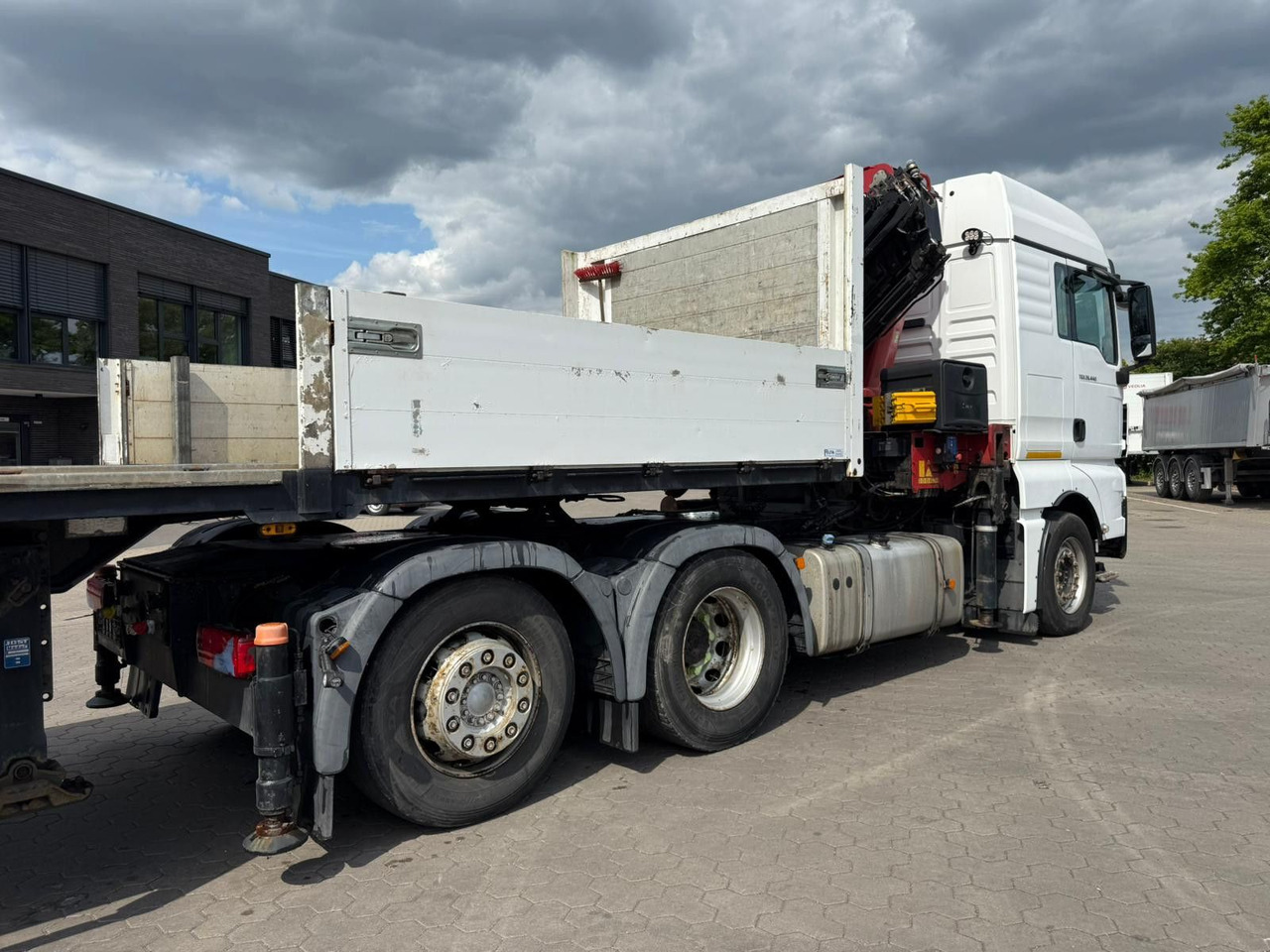 MAN TGX 26.440 6x2 mit HMF 3000-5 Kran - Truk derek: gambar 4 MAN TGX 26.440 6x2 mit HMF 3000-5 Kran - Truk derek: gambar 4