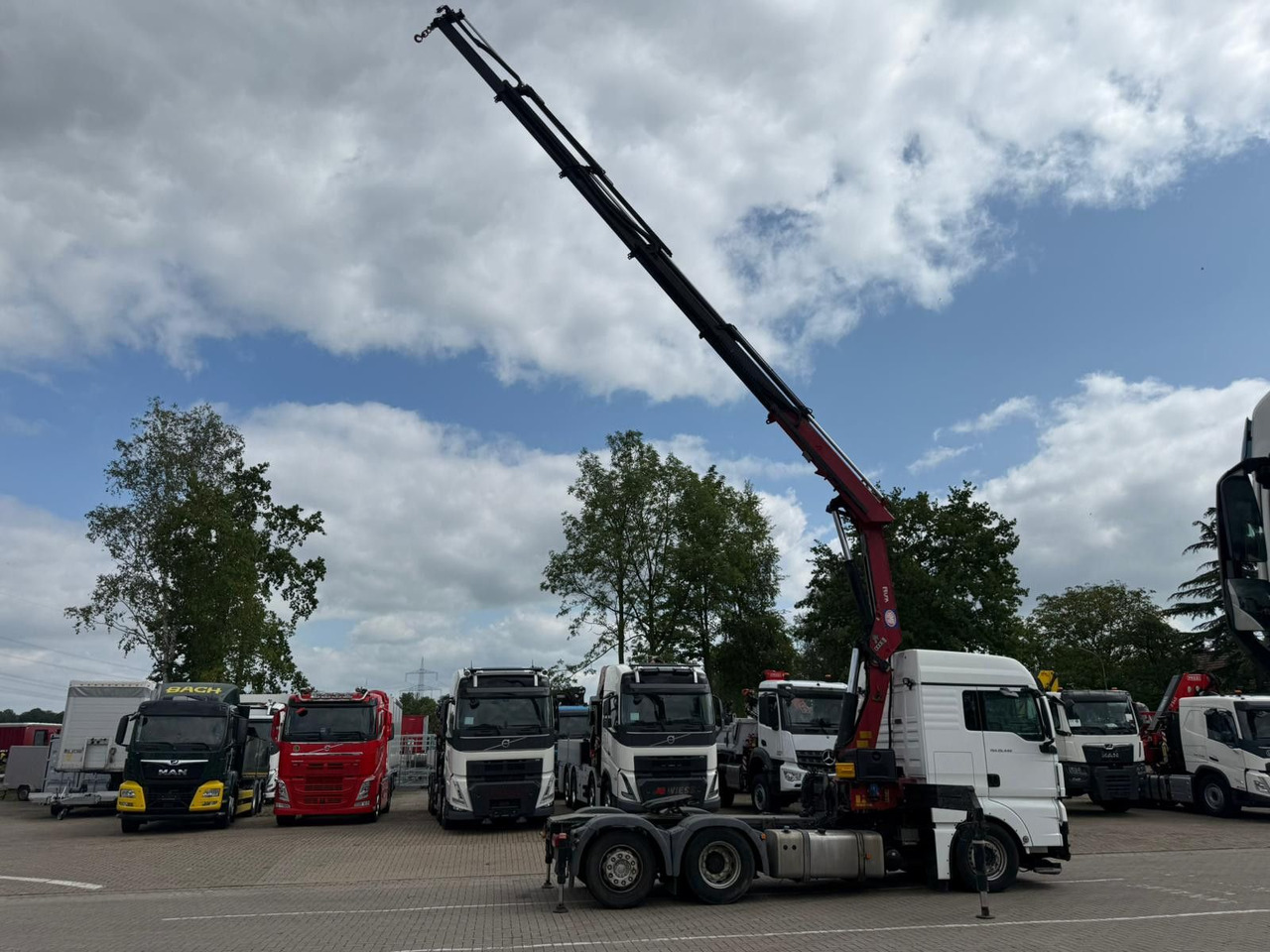 MAN TGX 26.440 6x2 mit HMF 3000-5 Kran TÜV NEU - Truk derek: gambar 4 MAN TGX 26.440 6x2 mit HMF 3000-5 Kran TÜV NEU - Truk derek: gambar 4
