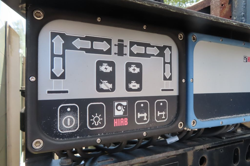 MAN TGX 26.500 6x2 - Baustoff - HIAB Kran - Truk flatbed, Truk derek: gambar 5 MAN TGX 26.500 6x2 - Baustoff - HIAB Kran - Truk flatbed, Truk derek: gambar 5