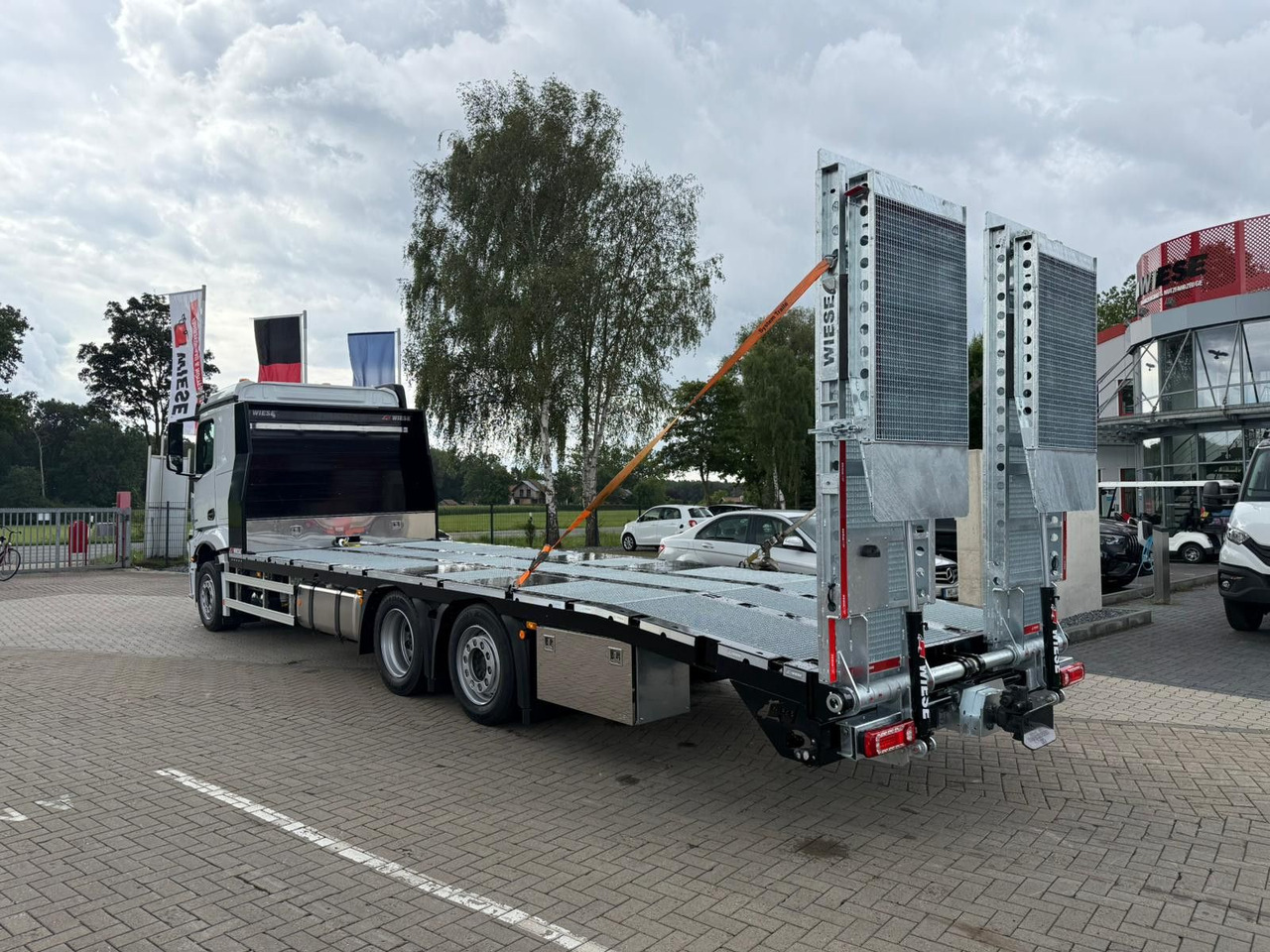Mercedes-Benz Actros mit Rampen, Maschinentransporter - Truk pengangkut mobil: gambar 3 Mercedes-Benz Actros mit Rampen, Maschinentransporter - Truk pengangkut mobil: gambar 3