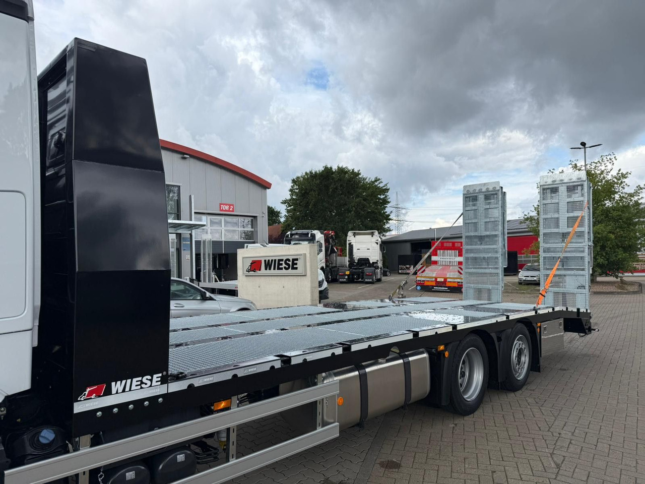 Mercedes-Benz Actros mit Rampen, Maschinentransporter - Truk pengangkut mobil: gambar 2 Mercedes-Benz Actros mit Rampen, Maschinentransporter - Truk pengangkut mobil: gambar 2