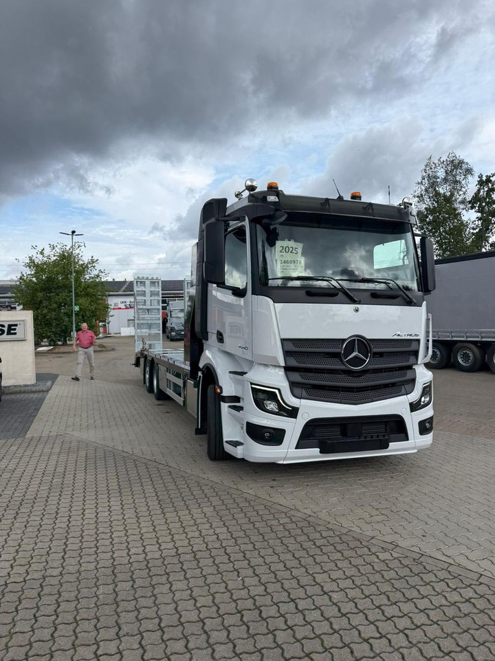 Mercedes-Benz Actros mit Rampen, Maschinentransporter - Mobil derek: gambar 5 Mercedes-Benz Actros mit Rampen, Maschinentransporter - Mobil derek: gambar 5