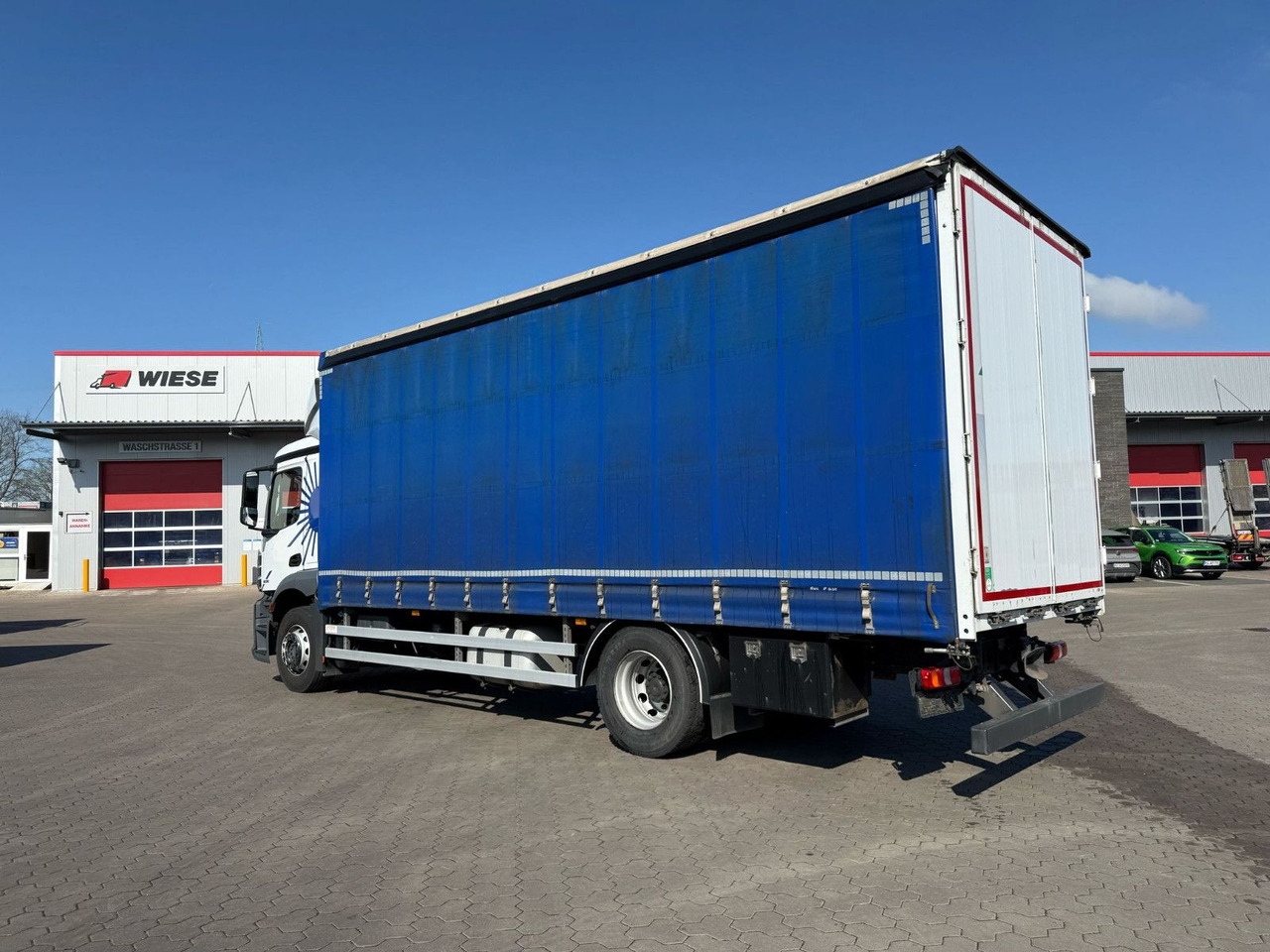 Mercedes-Benz Antos 1835 L - 4x2 Schiebeplane - Truk dengan terpal samping: gambar 3 Mercedes-Benz Antos 1835 L - 4x2 Schiebeplane - Truk dengan terpal samping: gambar 3
