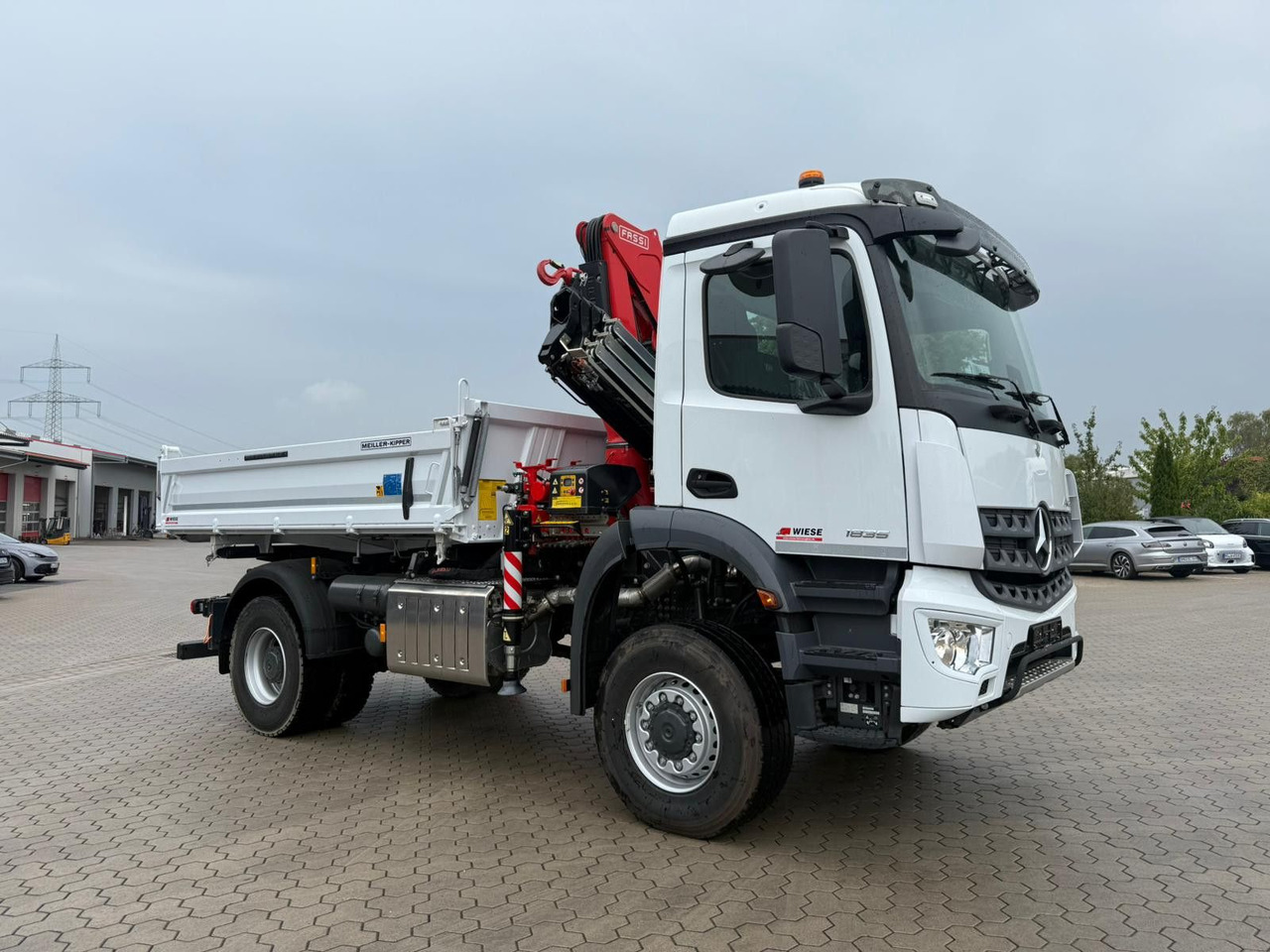 Mercedes-Benz Arocs 1835 4x4 Allrad Fassi F135 Kran Kipper - Truk derek: gambar 2 Mercedes-Benz Arocs 1835 4x4 Allrad Fassi F135 Kran Kipper - Truk derek: gambar 2