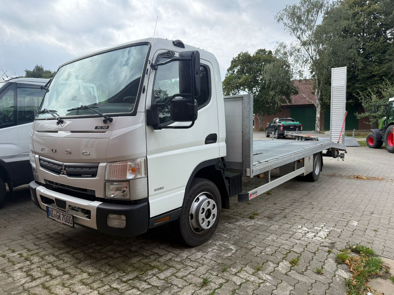 Mitsubishi Fuso Canter 7C18 Arbeitsbühnentransporter - Mobil derek: gambar 1 Mitsubishi Fuso Canter 7C18 Arbeitsbühnentransporter - Mobil derek: gambar 1