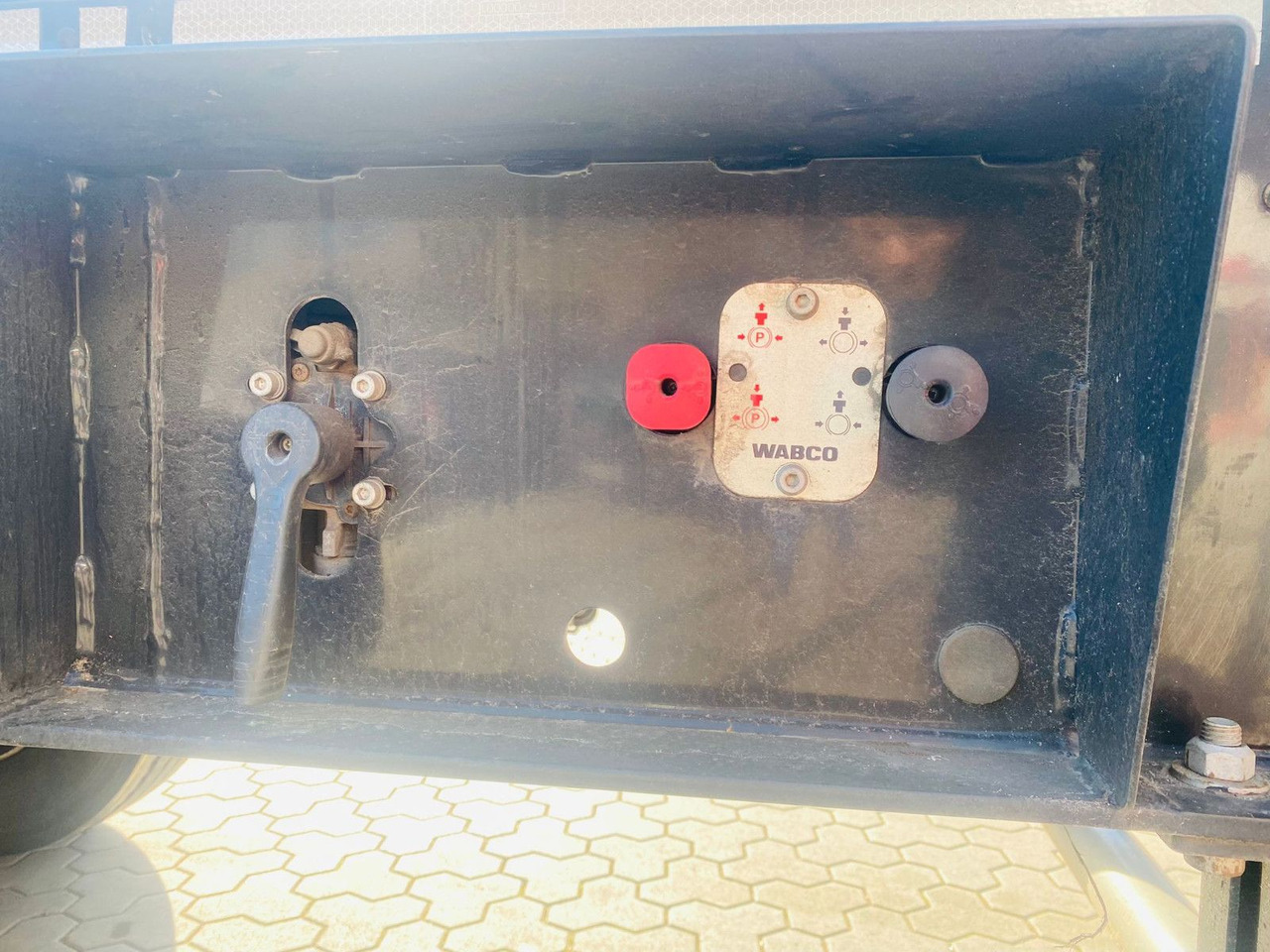 Semi-trailer pengangkut kayu PAVIC Holzauflieger mit Schemel und Rungen: gambar 10 Semi-trailer pengangkut kayu PAVIC Holzauflieger mit Schemel und Rungen: gambar 10