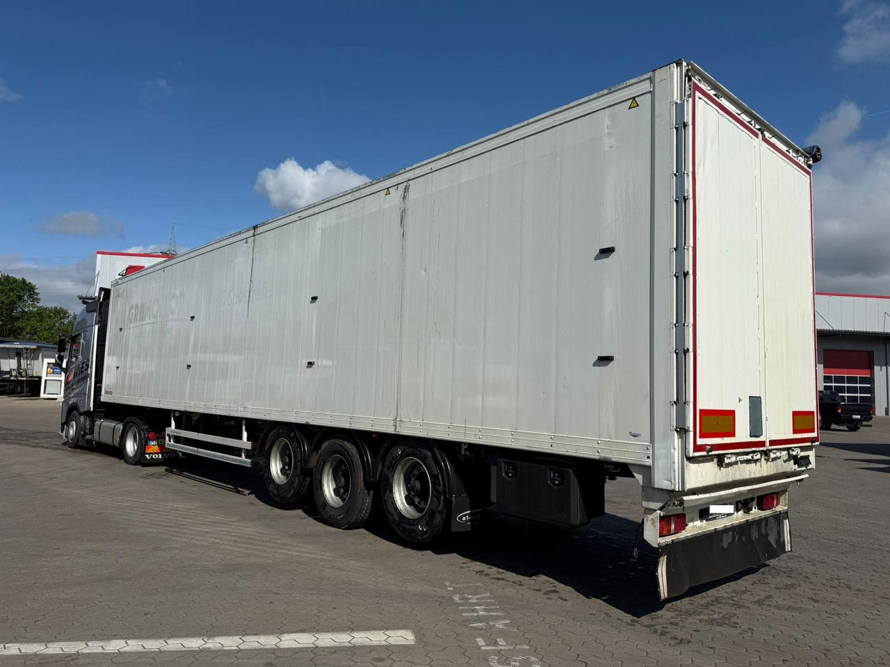 Reisch Schubboden 92m³ 1+3 Achse liftbar TÜV Neu - Semi-trailer dengan lantai berjalan: gambar 4 Reisch Schubboden 92m³ 1+3 Achse liftbar TÜV Neu - Semi-trailer dengan lantai berjalan: gambar 4