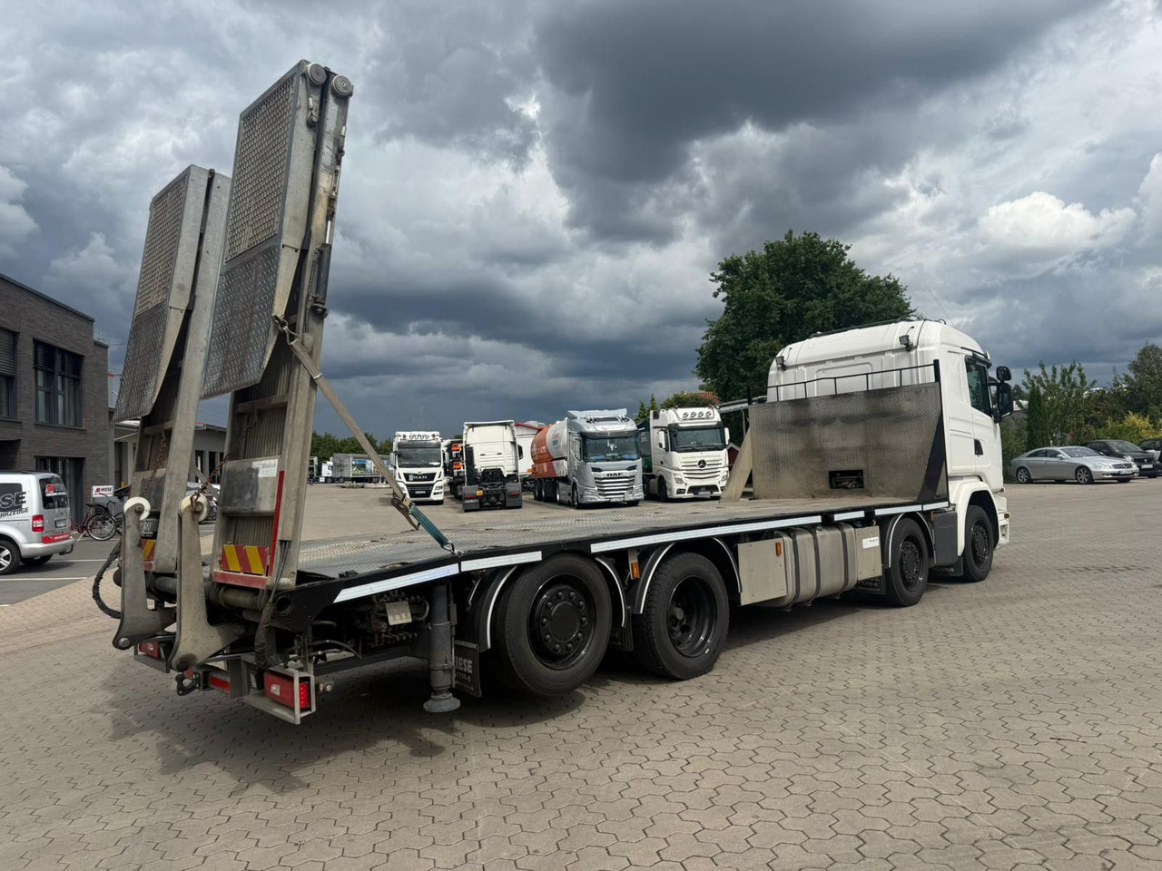 Scania G450 Baumaschinentransporter mit Rampen - Mobil derek: gambar 4 Scania G450 Baumaschinentransporter mit Rampen - Mobil derek: gambar 4