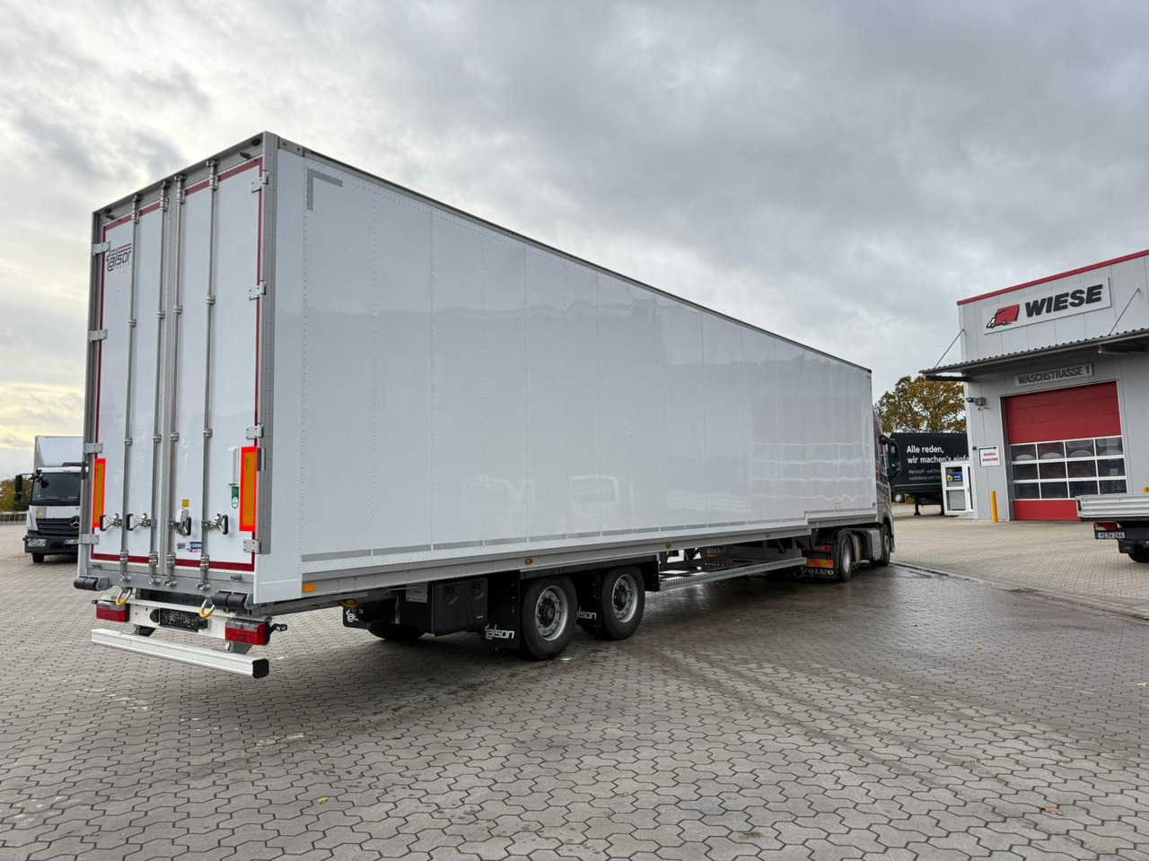 Talson TGG TAL 12/18 Mega Kofferauflieger Kleidung 99m³ - Semi-trailer kotak tertutup: gambar 2 Talson TGG TAL 12/18 Mega Kofferauflieger Kleidung 99m³ - Semi-trailer kotak tertutup: gambar 2