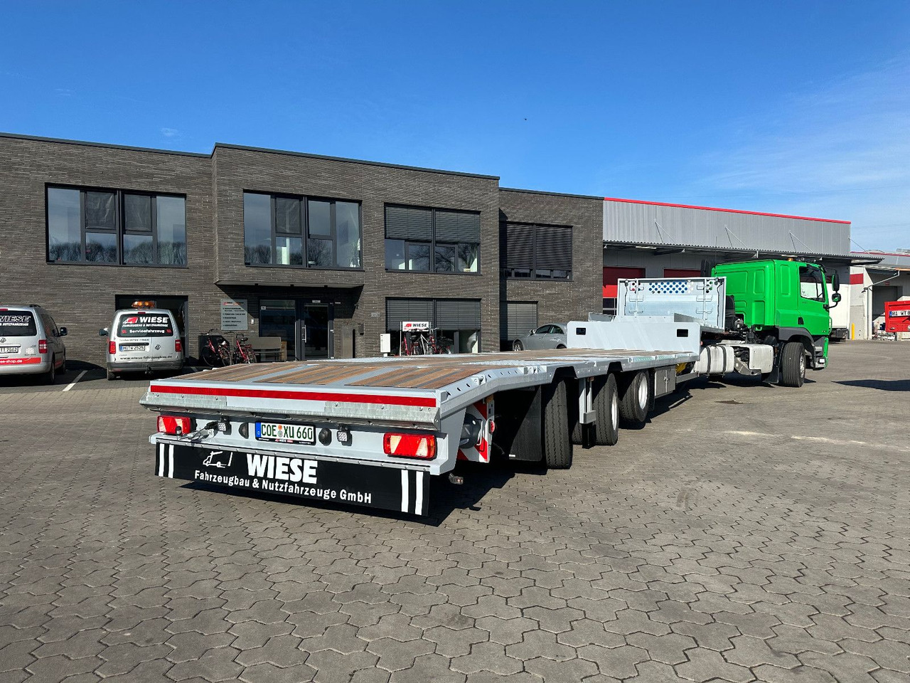 Tieflader Zwangslenkung Betonteile Fertigteile - Semi-trailer low bed: gambar 1 Tieflader Zwangslenkung Betonteile Fertigteile - Semi-trailer low bed: gambar 1