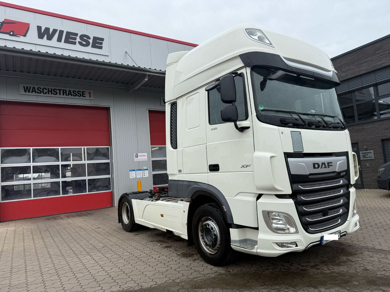 DAF XF 530 FT mit Hydraulik sehr gepflegt - Tractor head: gambar 1 DAF XF 530 FT mit Hydraulik sehr gepflegt - Tractor head: gambar 1