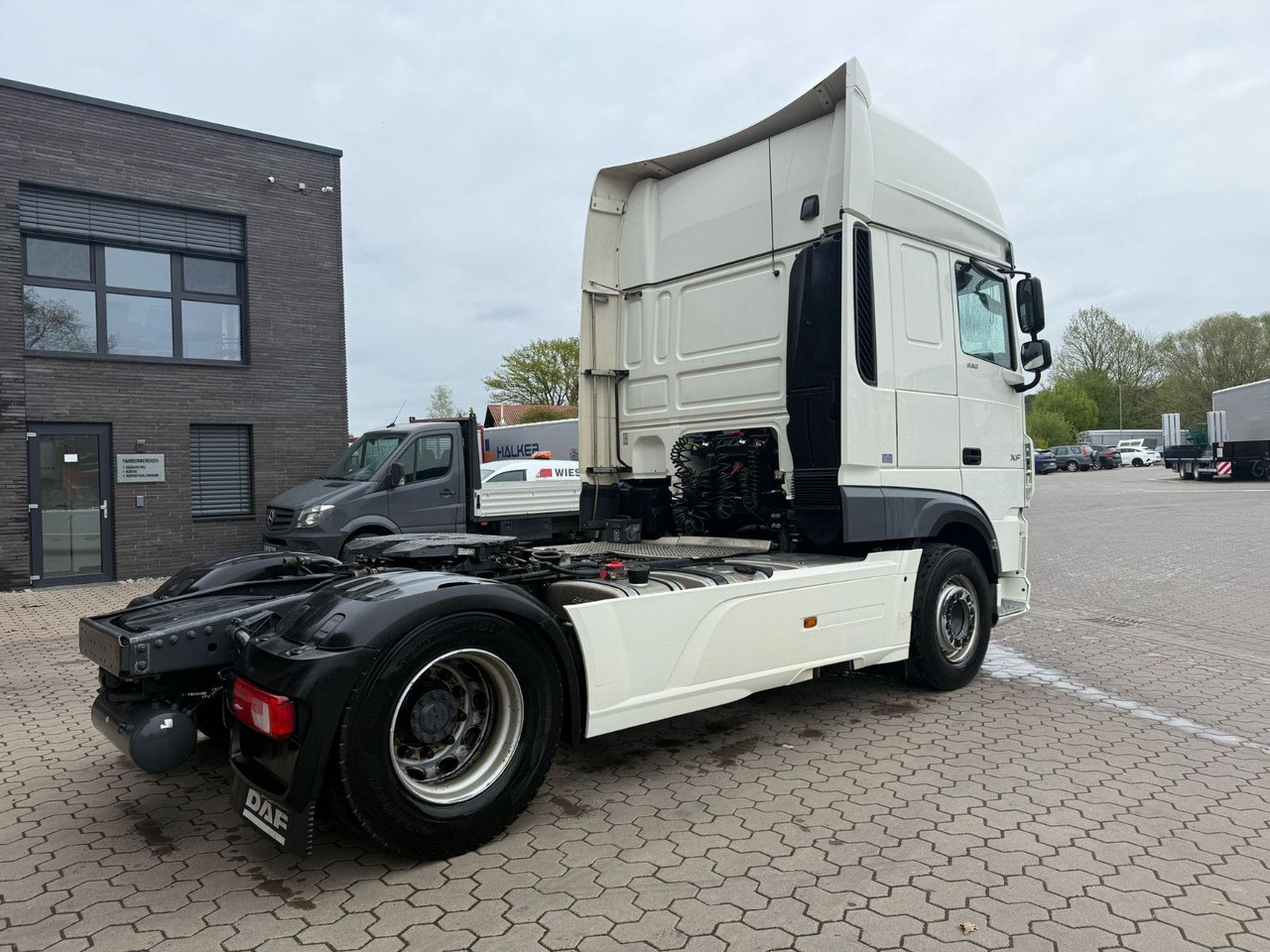DAF XF 530 FT mit Hydraulik sehr gepflegt - Tractor head: gambar 4 DAF XF 530 FT mit Hydraulik sehr gepflegt - Tractor head: gambar 4