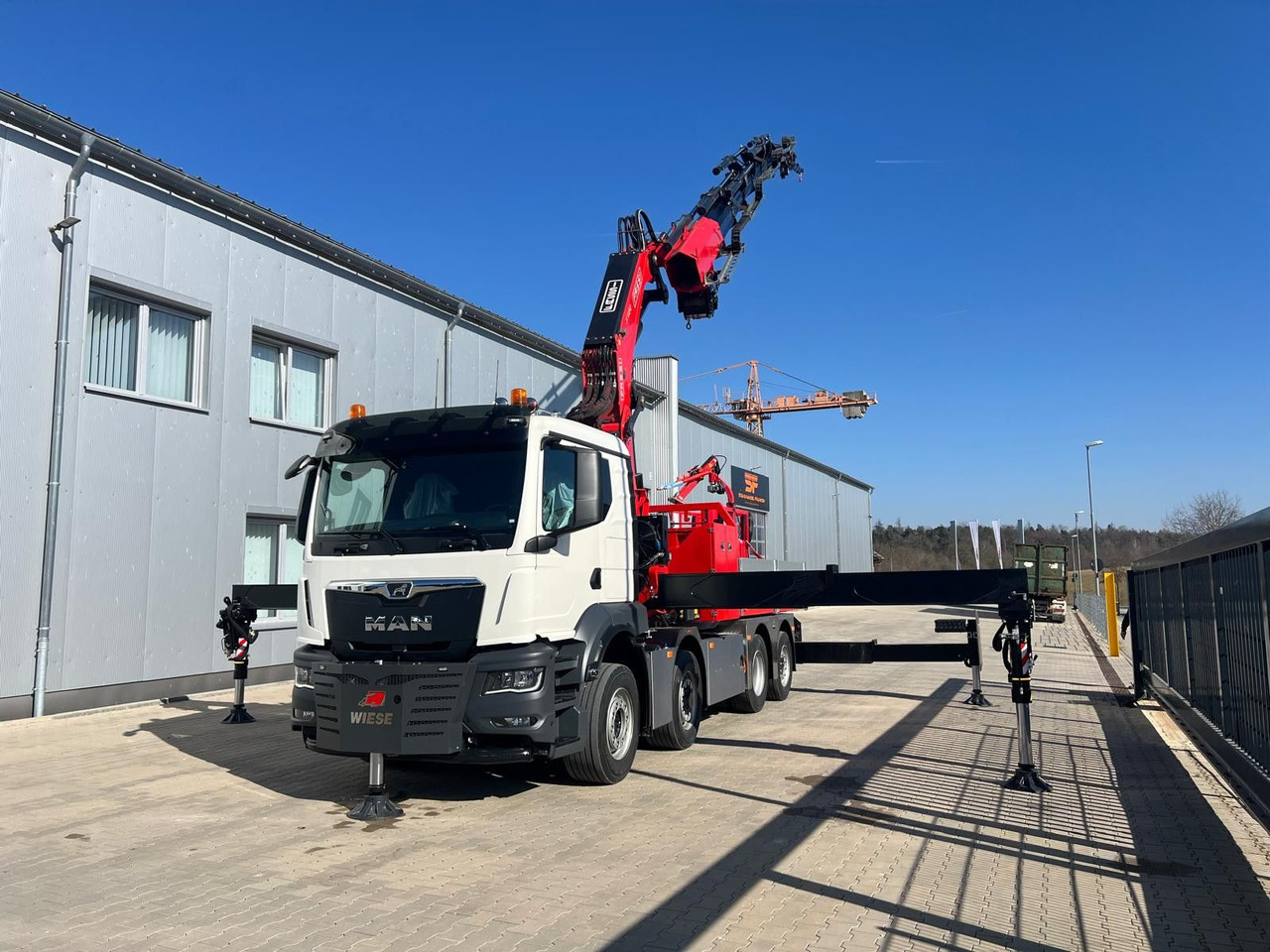 MAN 8x4 Hydro mit F1150 inkl Jib und Winde Korb - Tractor head: gambar 1 MAN 8x4 Hydro mit F1150 inkl Jib und Winde Korb - Tractor head: gambar 1