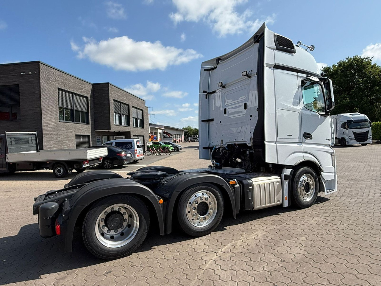 Mercedes-Benz Actros 2753 GigaSpace L 6x2 Lowliner TrendLine - Tractor head: gambar 5 Mercedes-Benz Actros 2753 GigaSpace L 6x2 Lowliner TrendLine - Tractor head: gambar 5
