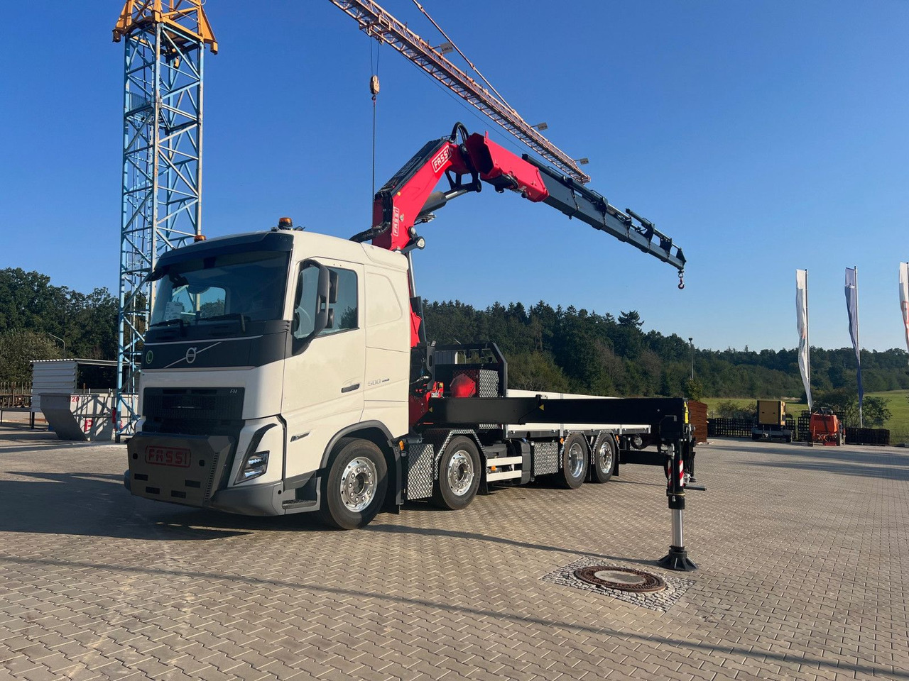 Volvo FH 500 8x2 Kran F710 RA2.26 - Truk, Truk derek: gambar 1 Volvo FH 500 8x2 Kran F710 RA2.26 - Truk, Truk derek: gambar 1