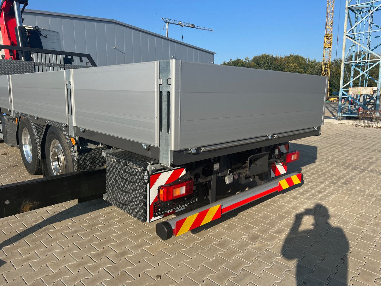 Volvo FH 500 8x2 Kran F710 RA2.26 - Truk, Truk derek: gambar 3 Volvo FH 500 8x2 Kran F710 RA2.26 - Truk, Truk derek: gambar 3