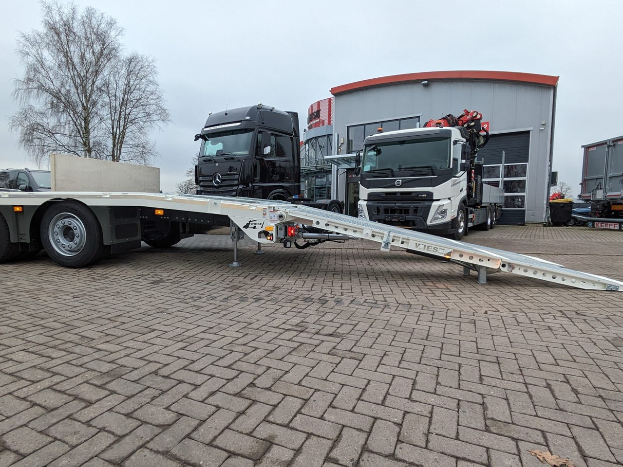Volvo FH 420 Maschinentransporter Rampennen. - Mobil derek: gambar 3 Volvo FH 420 Maschinentransporter Rampennen. - Mobil derek: gambar 3