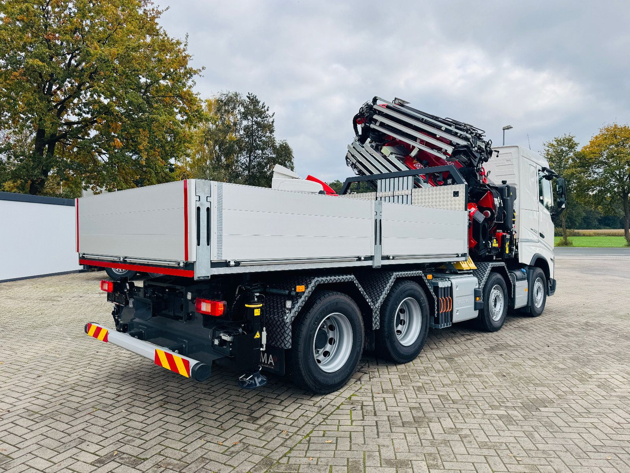 Volvo FH 500 8x4 Kran F820 RA2.27 Jib & Winde Sofort - Truk derek: gambar 4 Volvo FH 500 8x4 Kran F820 RA2.27 Jib & Winde Sofort - Truk derek: gambar 4