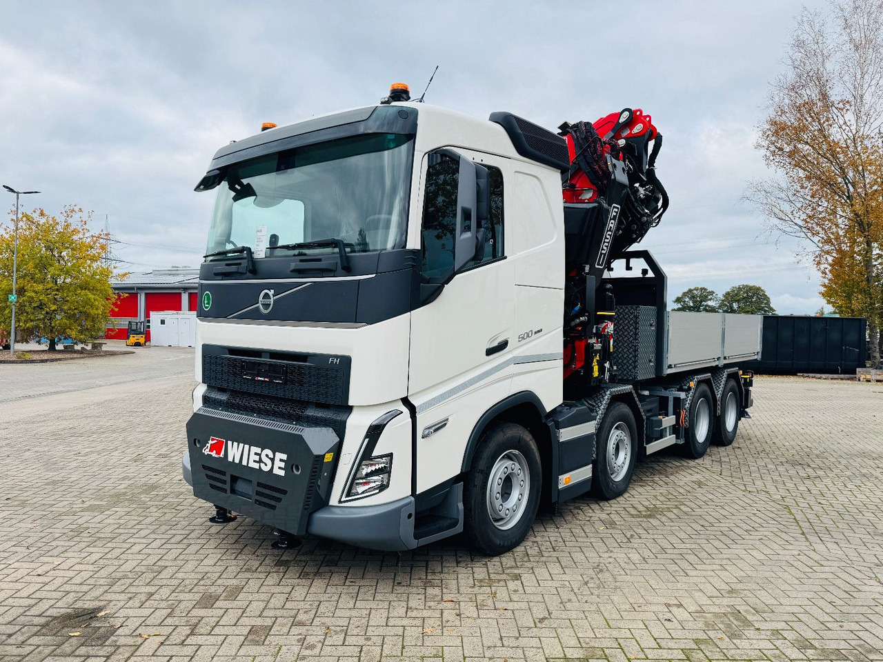 Volvo FH 500 8x4 Kran F820 RA2.27 Jib & Winde Sofort - Truk flatbed, Truk derek: gambar 1 Volvo FH 500 8x4 Kran F820 RA2.27 Jib & Winde Sofort - Truk flatbed, Truk derek: gambar 1
