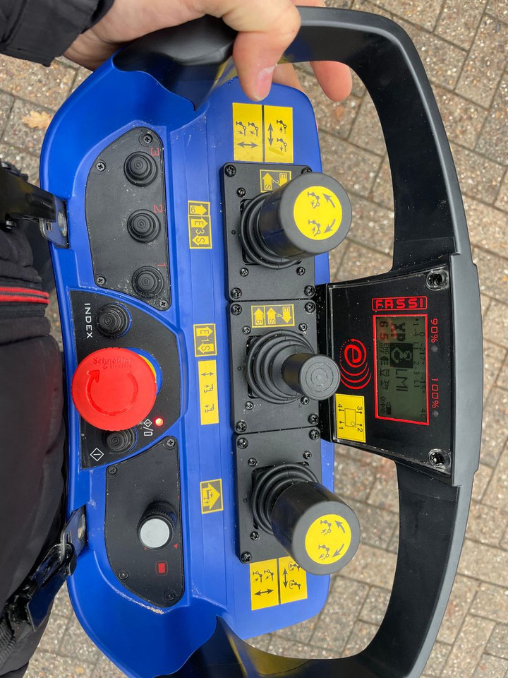 Truk flatbed, Truk derek Volvo FH500 6x4 Fassi F545RA 2.27 mit Jib und Winde: gambar 11