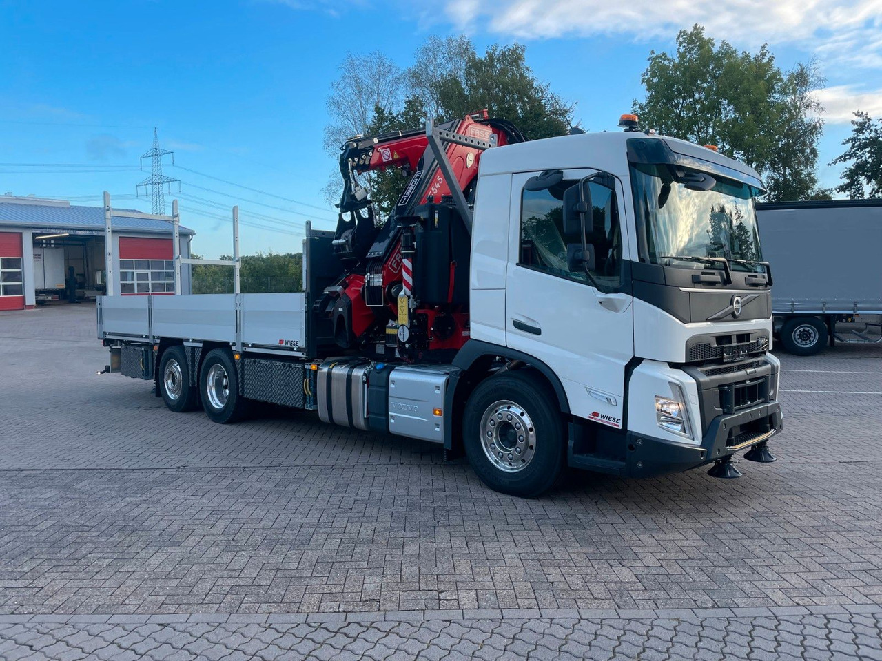 Volvo FMX 500 FASSI Ladekran F545 JIB & Winde Sofort - Truk flatbed, Truk derek: gambar 3 Volvo FMX 500 FASSI Ladekran F545 JIB & Winde Sofort - Truk flatbed, Truk derek: gambar 3