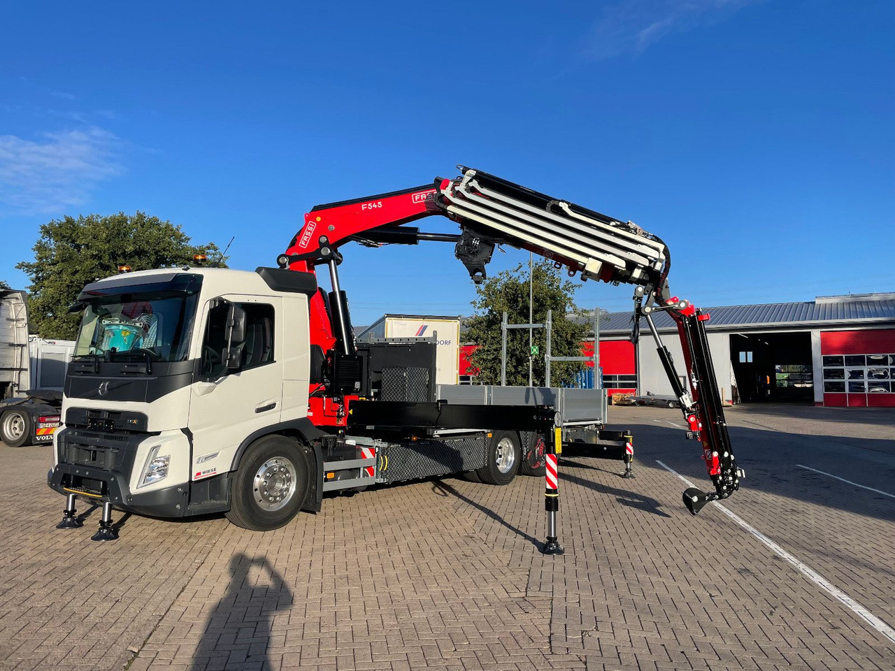 Volvo FMX 500 FASSI Ladekran F545 JIB & Winde Sofort - Truk derek: gambar 2 Volvo FMX 500 FASSI Ladekran F545 JIB & Winde Sofort - Truk derek: gambar 2