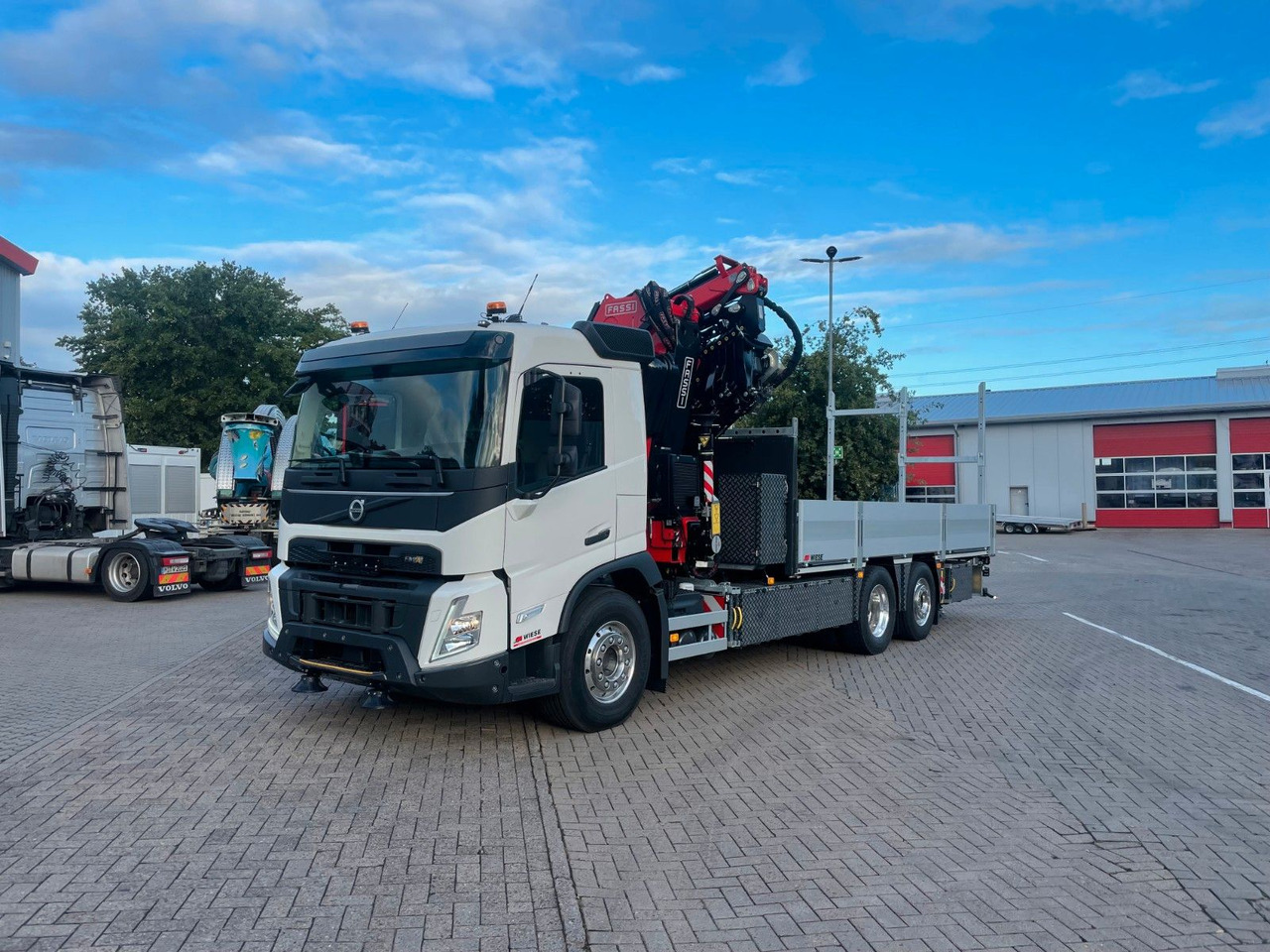 Volvo FMX 500 FASSI Ladekran F545 JIB & Winde Sofort - Truk flatbed, Truk derek: gambar 1 Volvo FMX 500 FASSI Ladekran F545 JIB & Winde Sofort - Truk flatbed, Truk derek: gambar 1