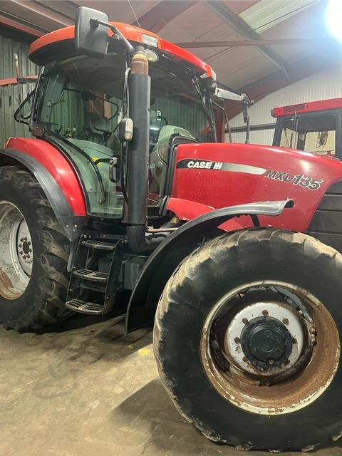 CASE IH MXU 135 - Traktor: gambar 1 CASE IH MXU 135 - Traktor: gambar 1