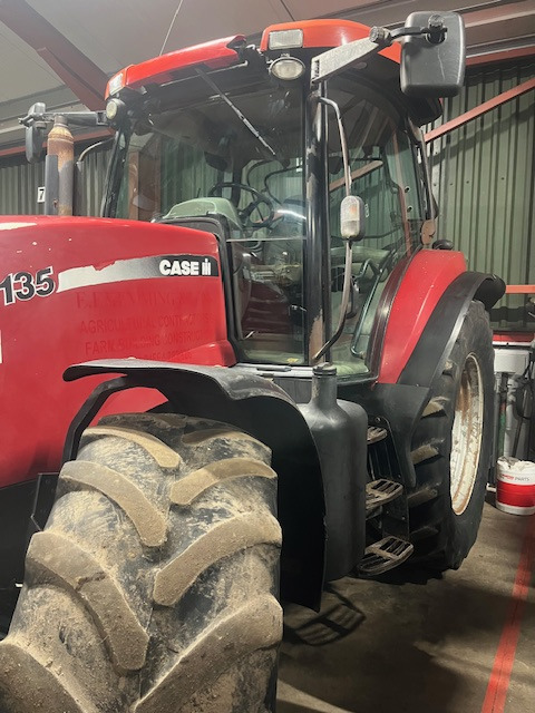 CASE IH MXU 135 - Traktor: gambar 3 CASE IH MXU 135 - Traktor: gambar 3