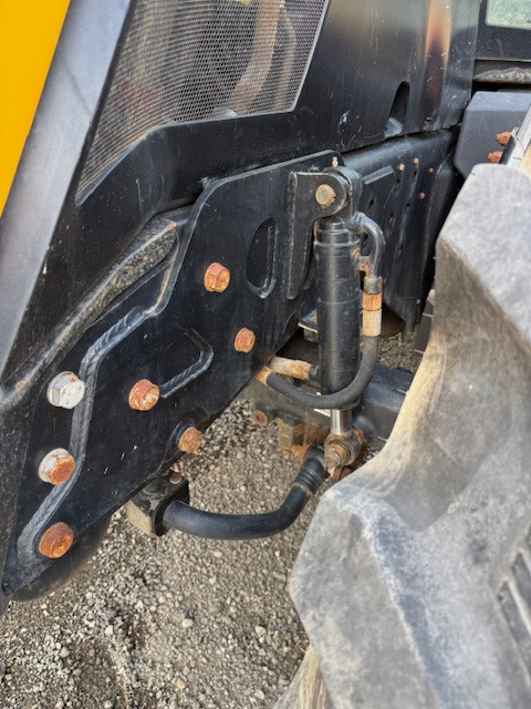 JCB 4220 fastrac - Traktor: gambar 4 JCB 4220 fastrac - Traktor: gambar 4