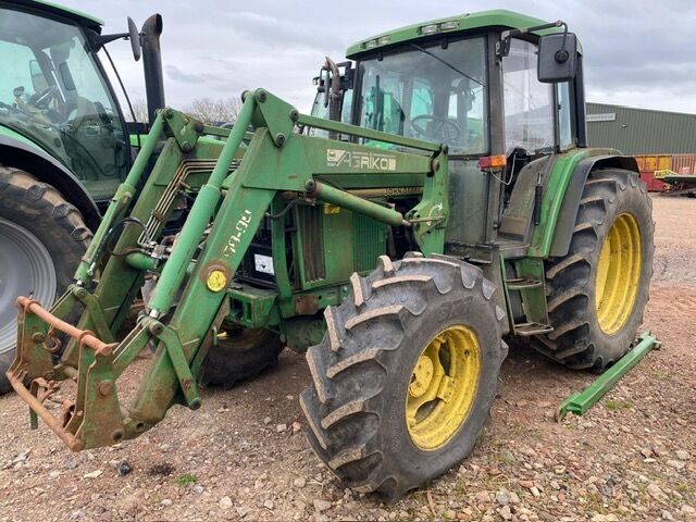 JOHN DEERE 6400 - Traktor: gambar 4 JOHN DEERE 6400 - Traktor: gambar 4