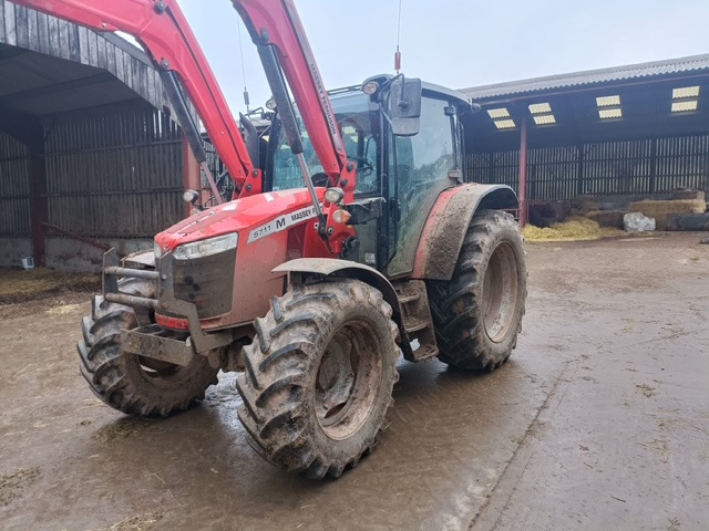 MASSEY FERGUSON 5711M - Traktor: gambar 1 MASSEY FERGUSON 5711M - Traktor: gambar 1