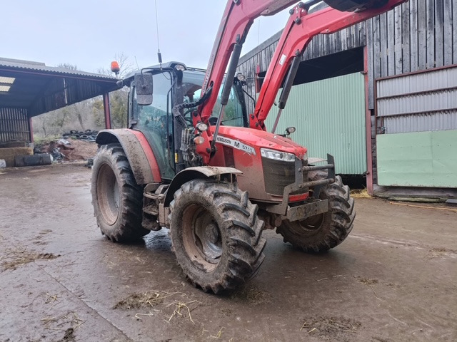 MASSEY FERGUSON 5711M - Traktor: gambar 5 MASSEY FERGUSON 5711M - Traktor: gambar 5