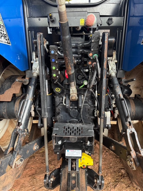 NEW HOLLAND T6.180 - Traktor: gambar 5 NEW HOLLAND T6.180 - Traktor: gambar 5