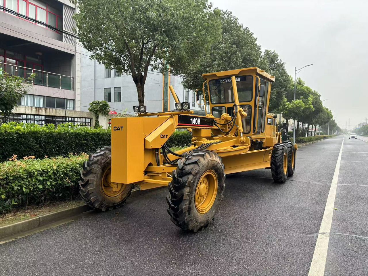 CATERPILLAR 140H - Grader: gambar 2 CATERPILLAR 140H - Grader: gambar 2