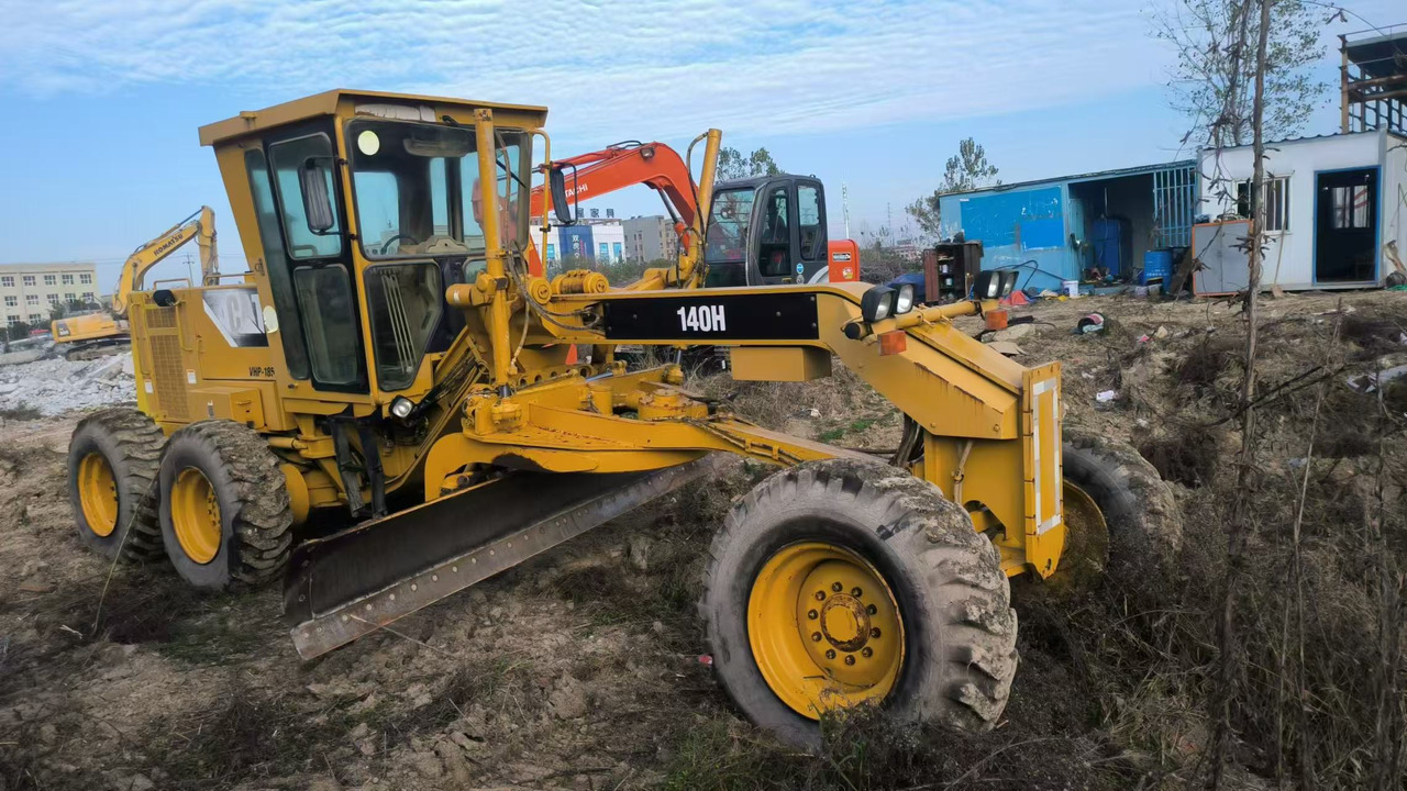 CATERPILLAR 140H - Grader: gambar 1 CATERPILLAR 140H - Grader: gambar 1