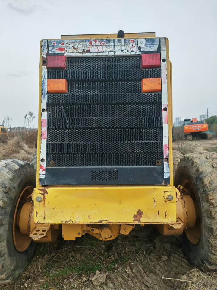 CATERPILLAR 140H - Grader: gambar 3 CATERPILLAR 140H - Grader: gambar 3