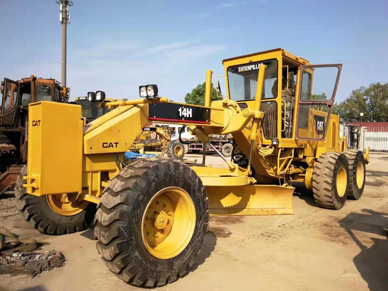 CATERPILLAR 14H - Grader: gambar 1 CATERPILLAR 14H - Grader: gambar 1